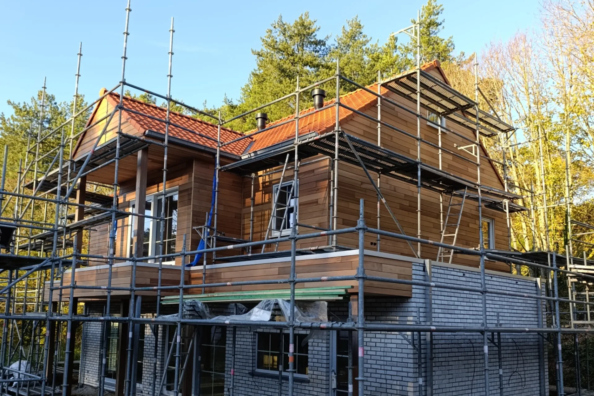 Gevelbekleding in ceder